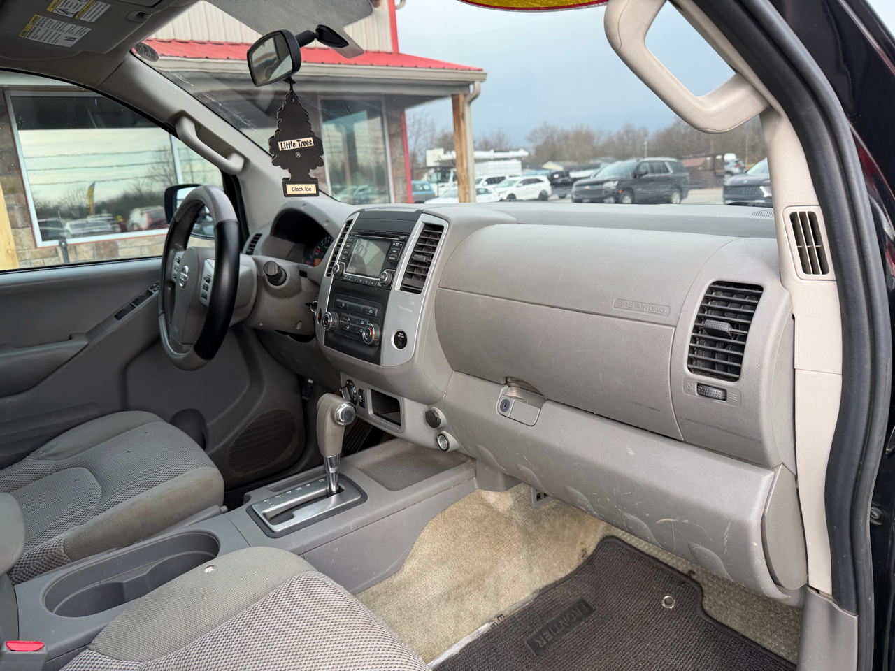 Nissan Frontier 4WD Crew Cab SWB Auto SV 2016