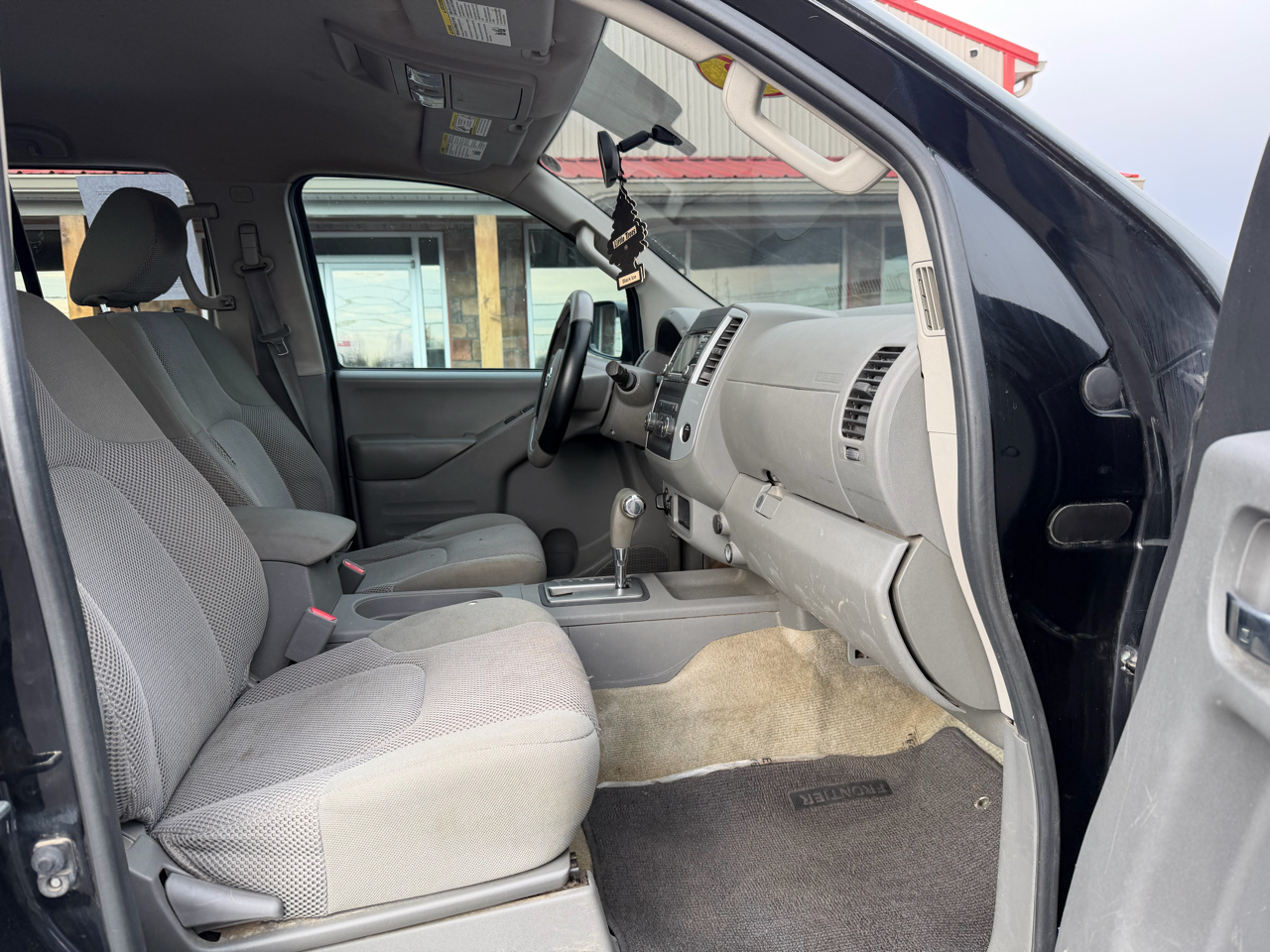 Nissan Frontier 4WD Crew Cab SWB Auto SV 2016