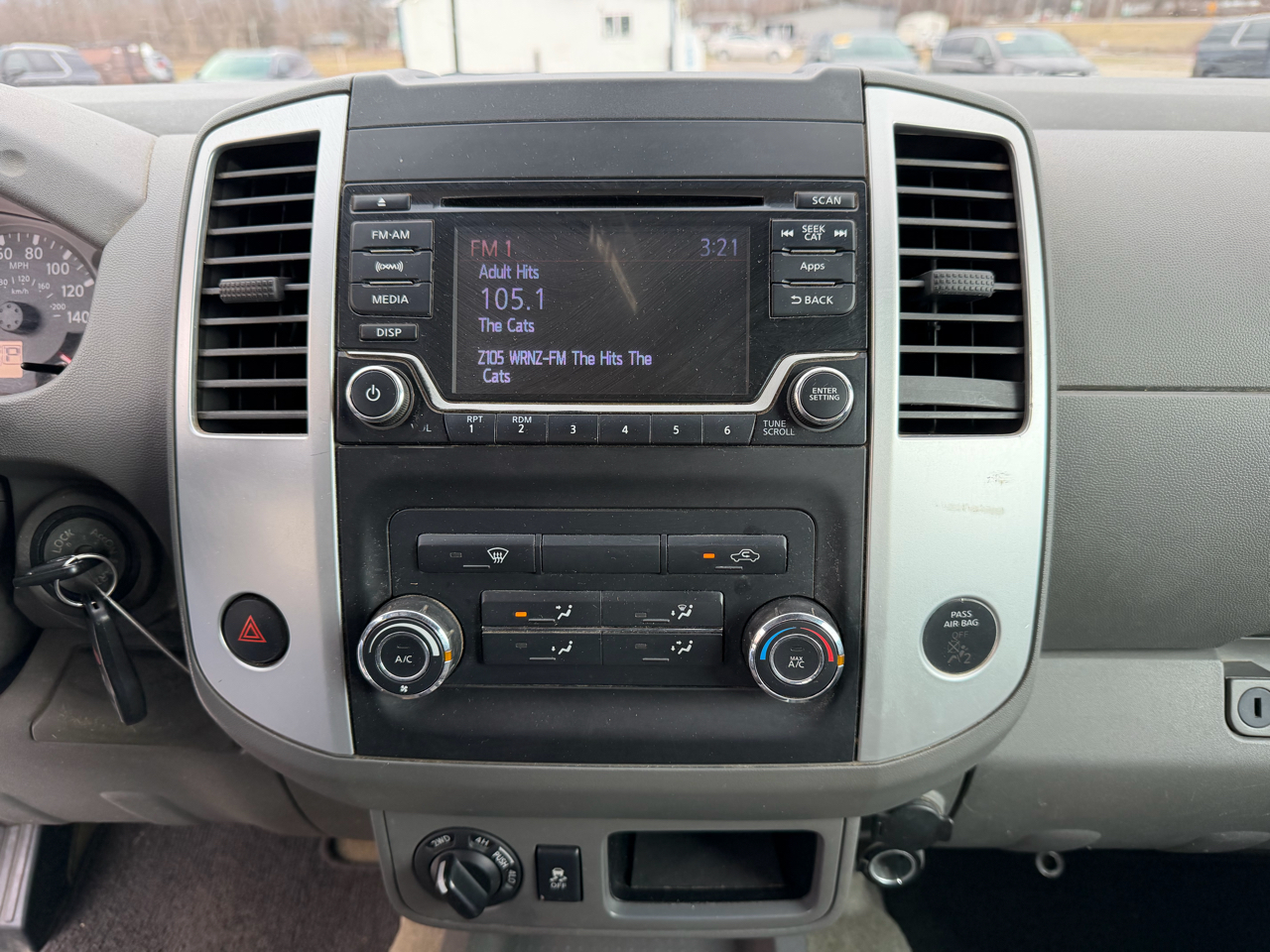 Nissan Frontier 4WD Crew Cab SWB Auto SV 2016