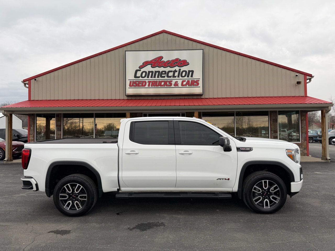 GMC Sierra 1500 4WD Crew Cab 147" AT4 2020