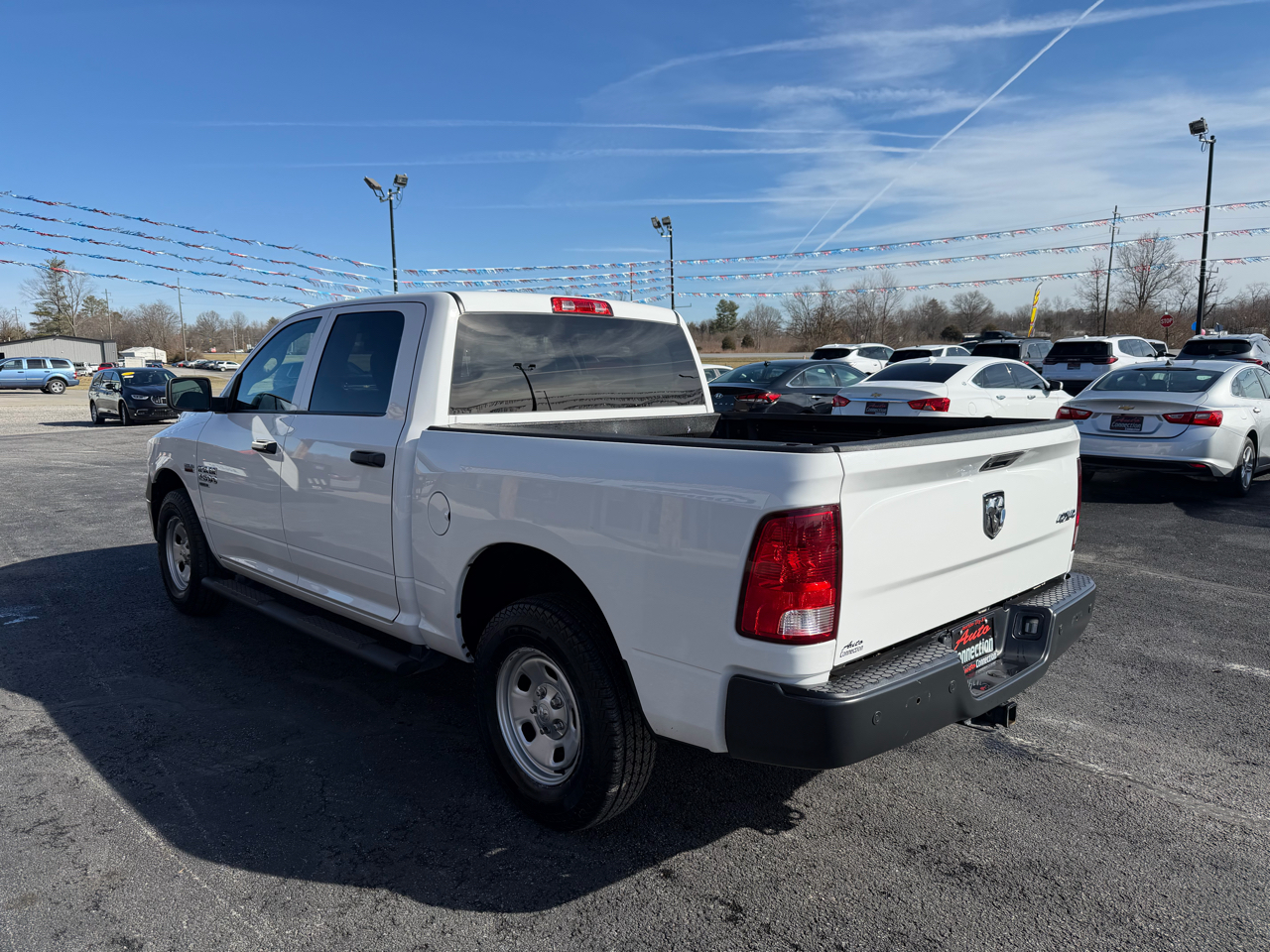 RAM 1500 Classic Tradesman 4x4 Crew Cab 5'7" Box 2020