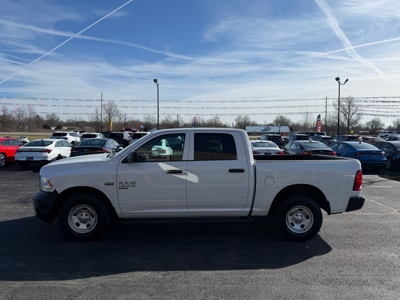 RAM 1500 Classic Tradesman 4x4 Crew Cab 5'7" Box 2020