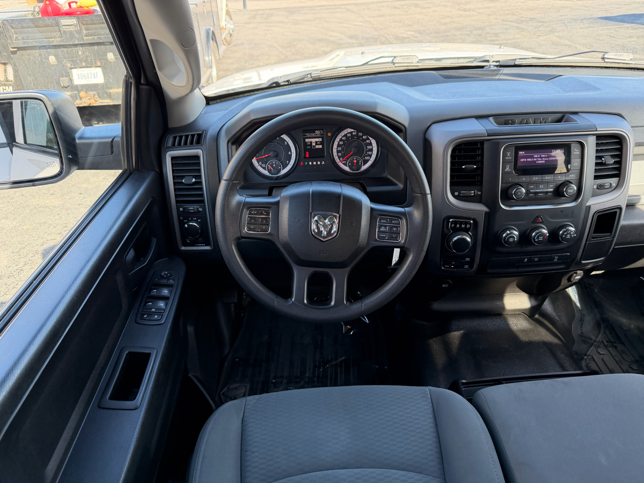 RAM 1500 Classic Tradesman 4x4 Crew Cab 5'7" Box 2020