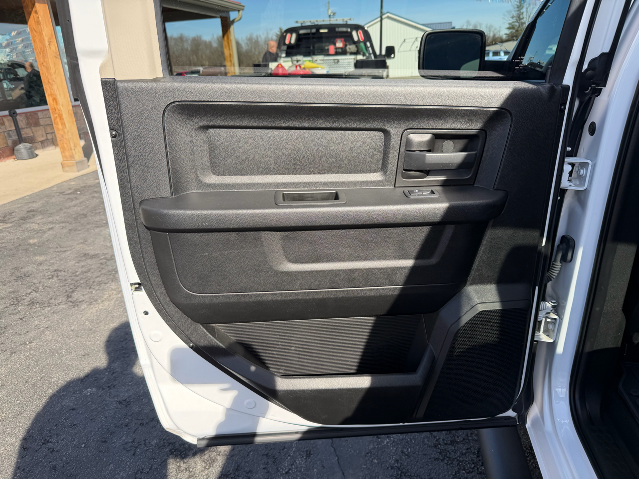 RAM 1500 Classic Tradesman 4x4 Crew Cab 5'7" Box 2020