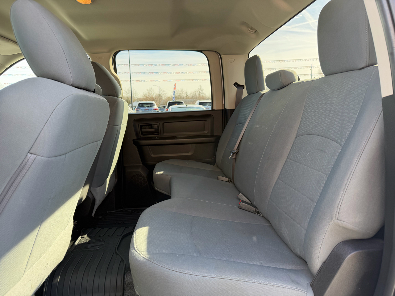 RAM 1500 Classic Tradesman 4x4 Crew Cab 5'7" Box 2020