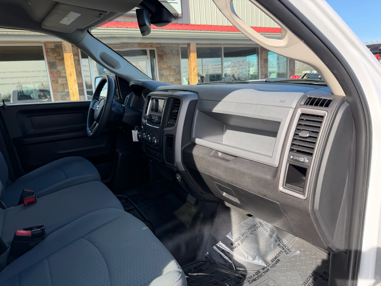 RAM 1500 Classic Tradesman 4x4 Crew Cab 5'7" Box 2020