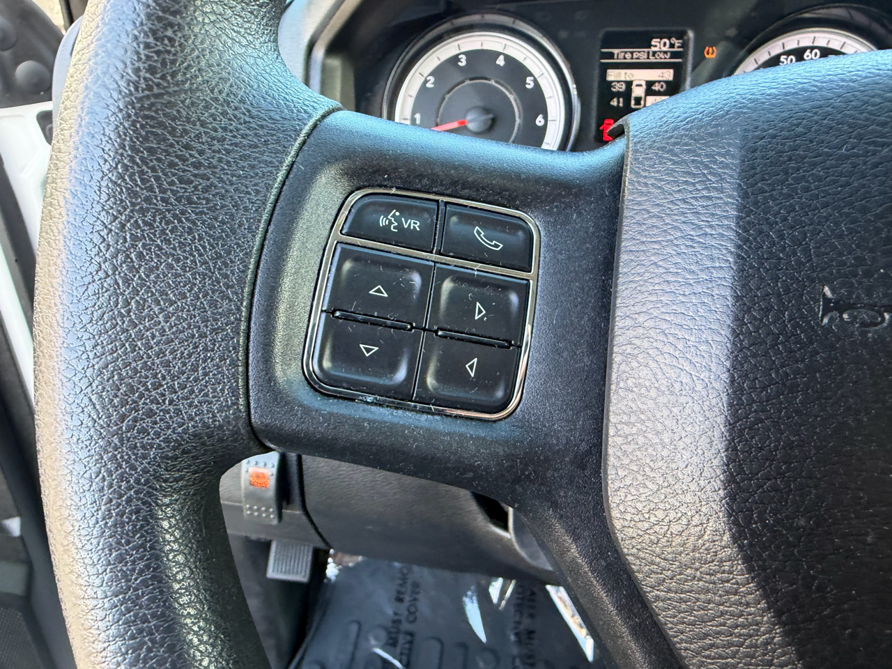 RAM 1500 Classic Tradesman 4x4 Crew Cab 5'7" Box 2020