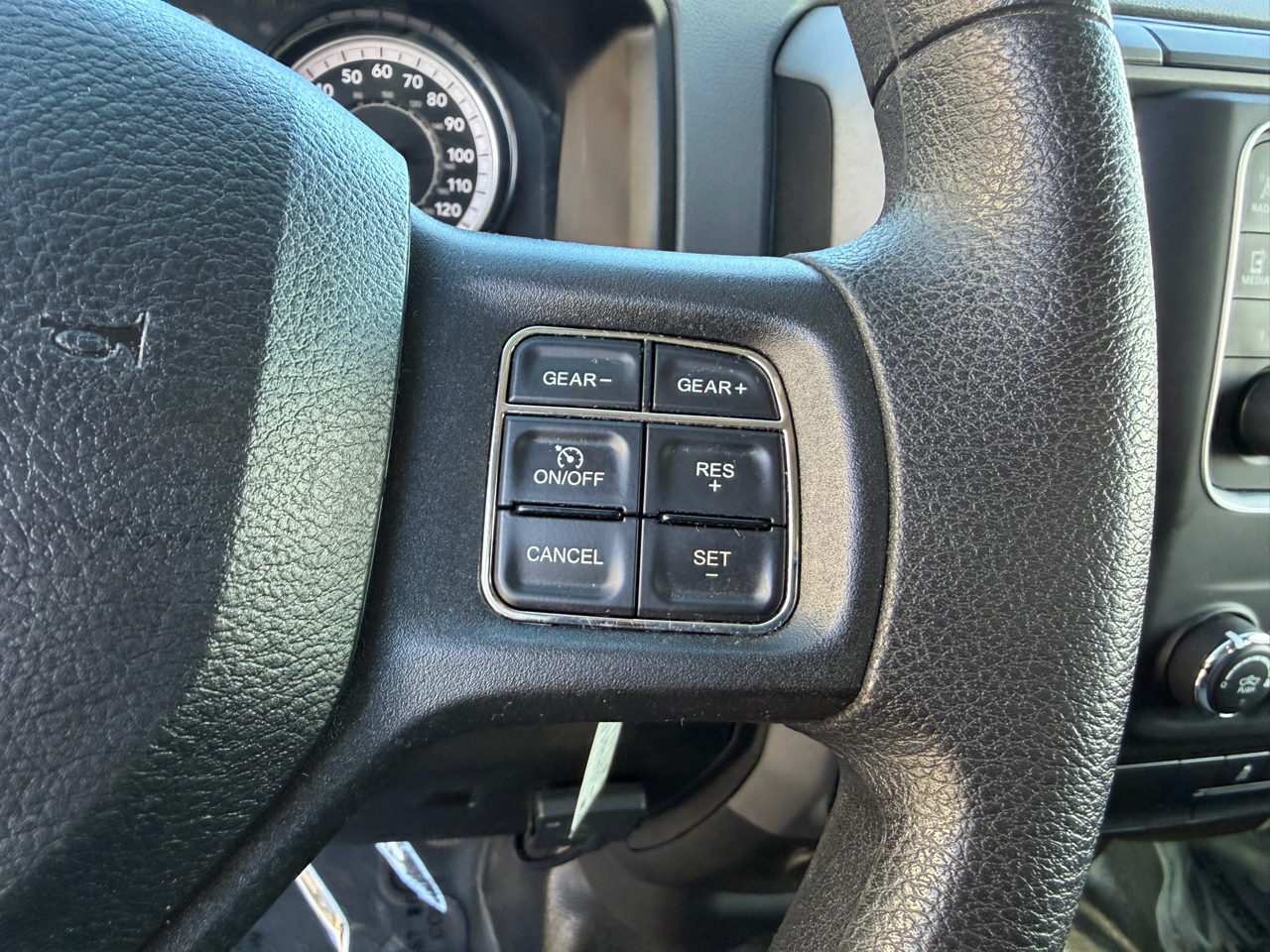 RAM 1500 Classic Tradesman 4x4 Crew Cab 5'7" Box 2020