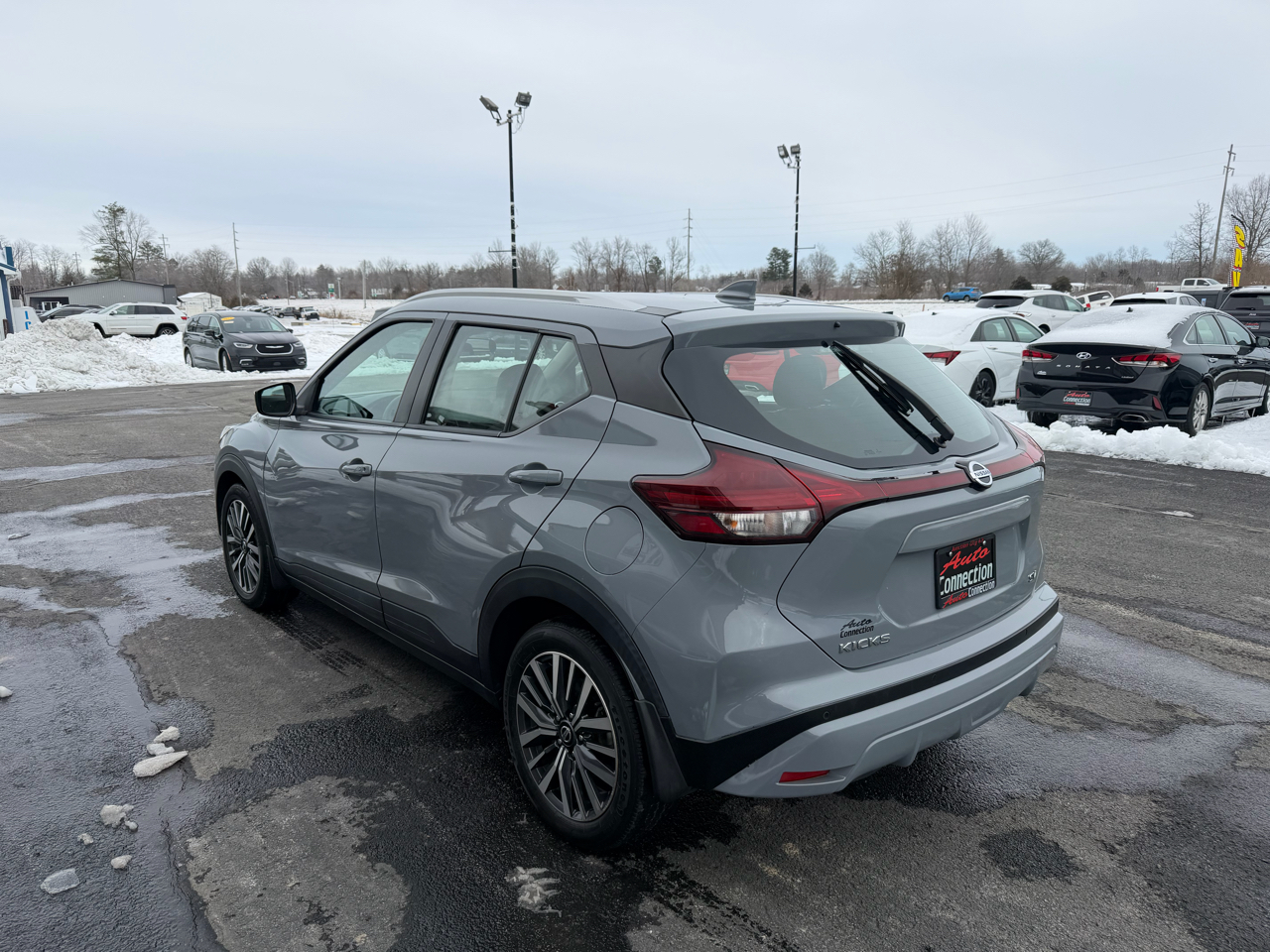 Nissan Kicks SV FWD 2021