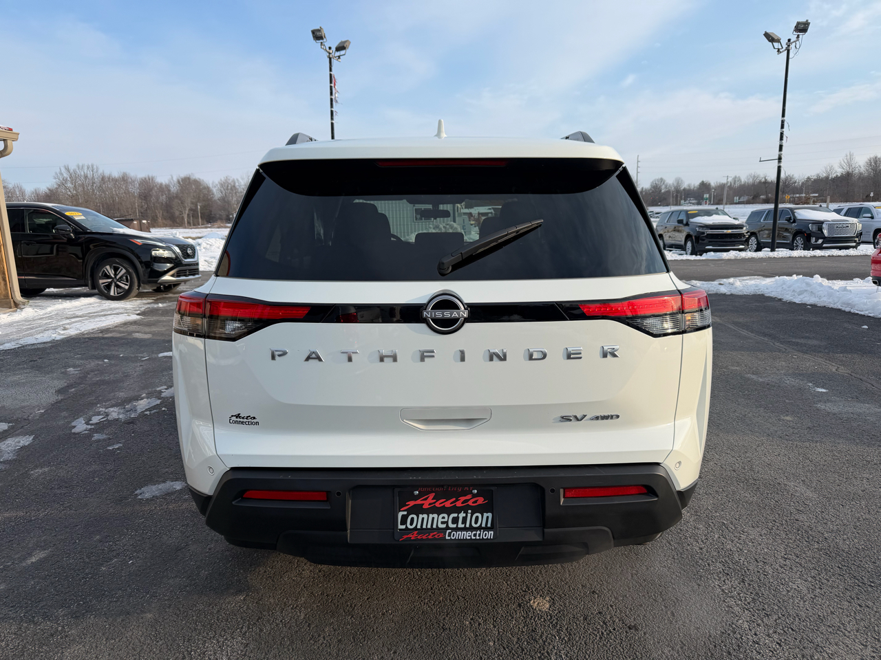 Nissan Pathfinder SV 4WD 2024