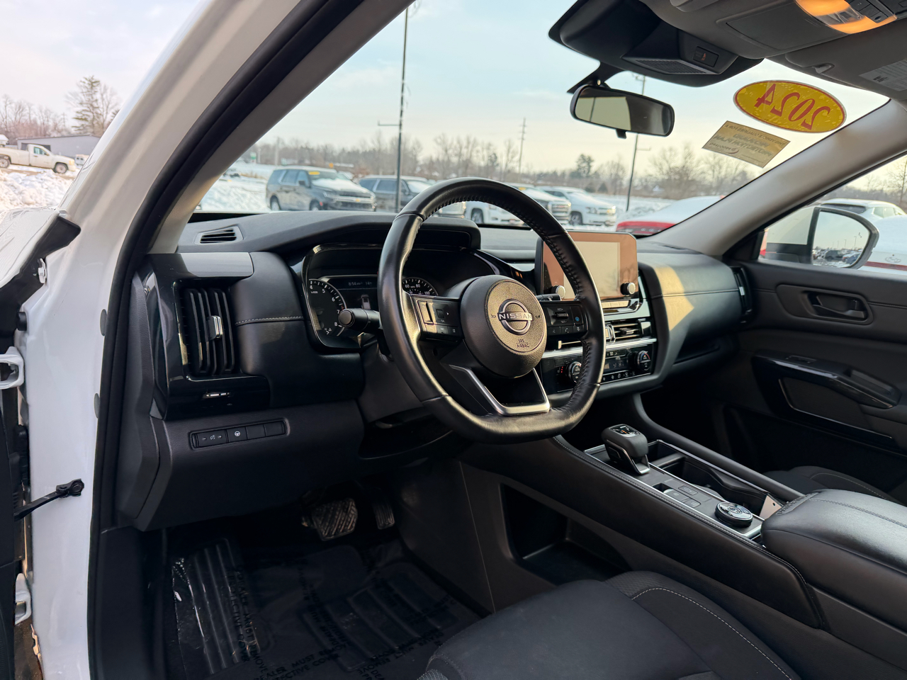 Nissan Pathfinder SV 4WD 2024