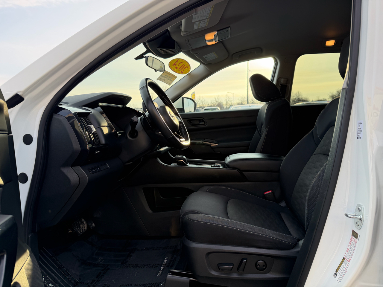 Nissan Pathfinder SV 4WD 2024