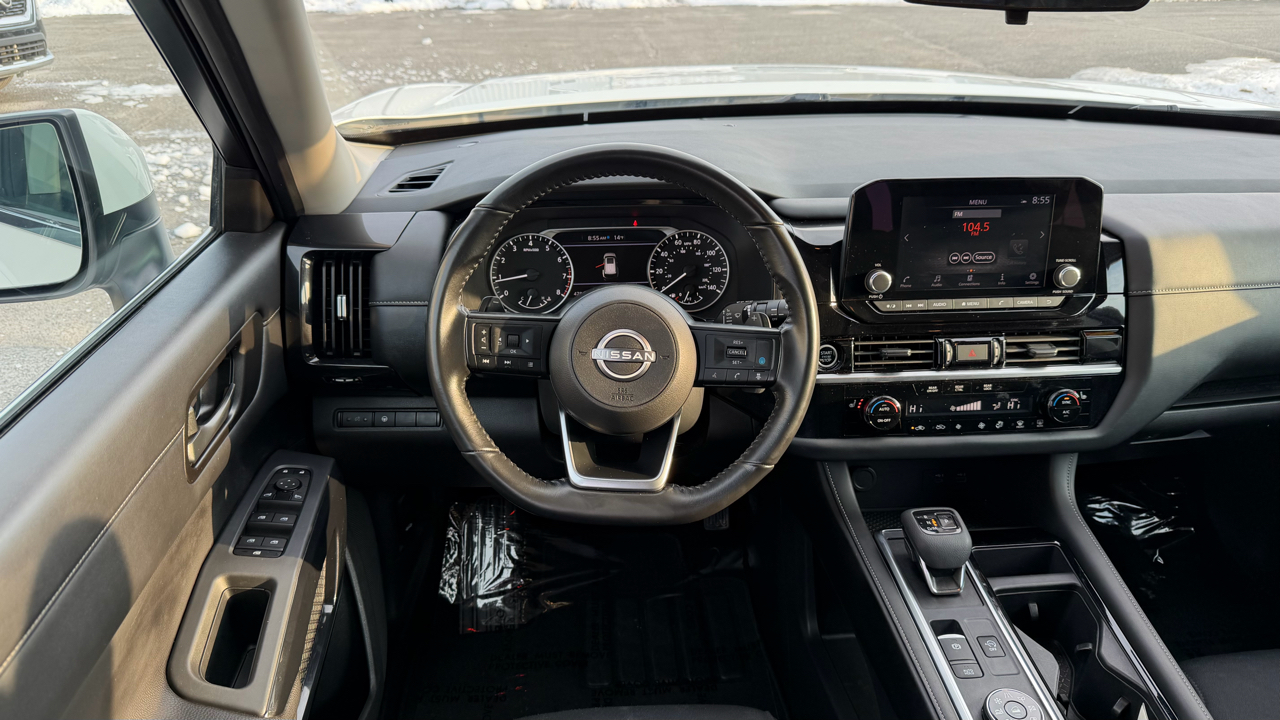 Nissan Pathfinder SV 4WD 2024