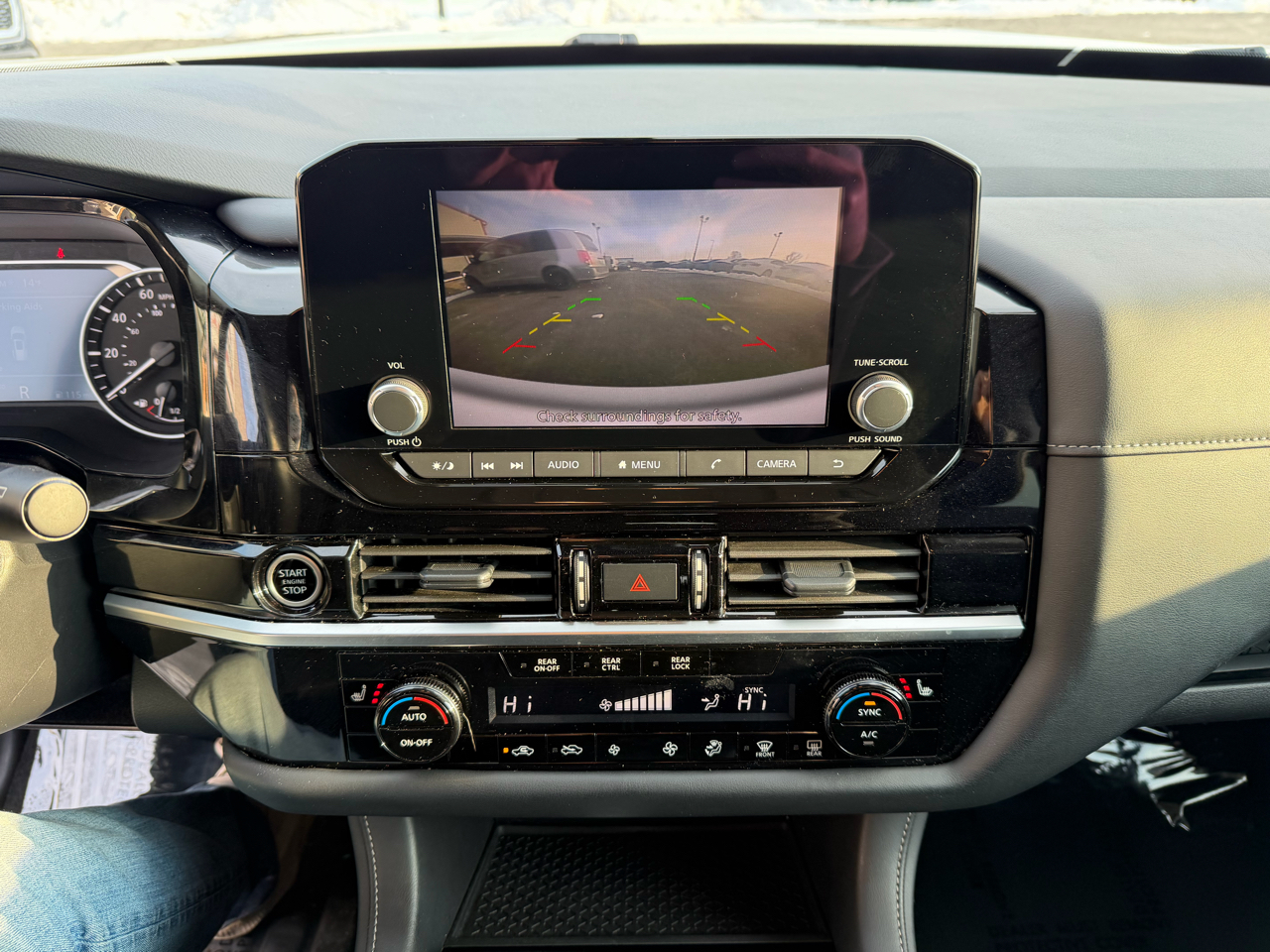 Nissan Pathfinder SV 4WD 2024