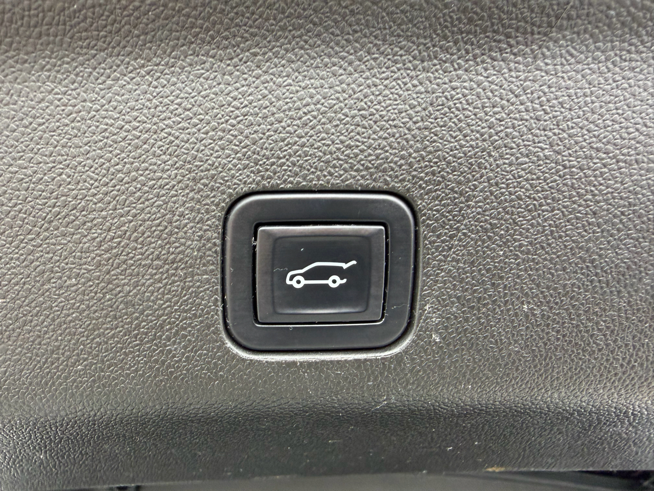 Chevrolet Tahoe 4WD 4dr LT 2022