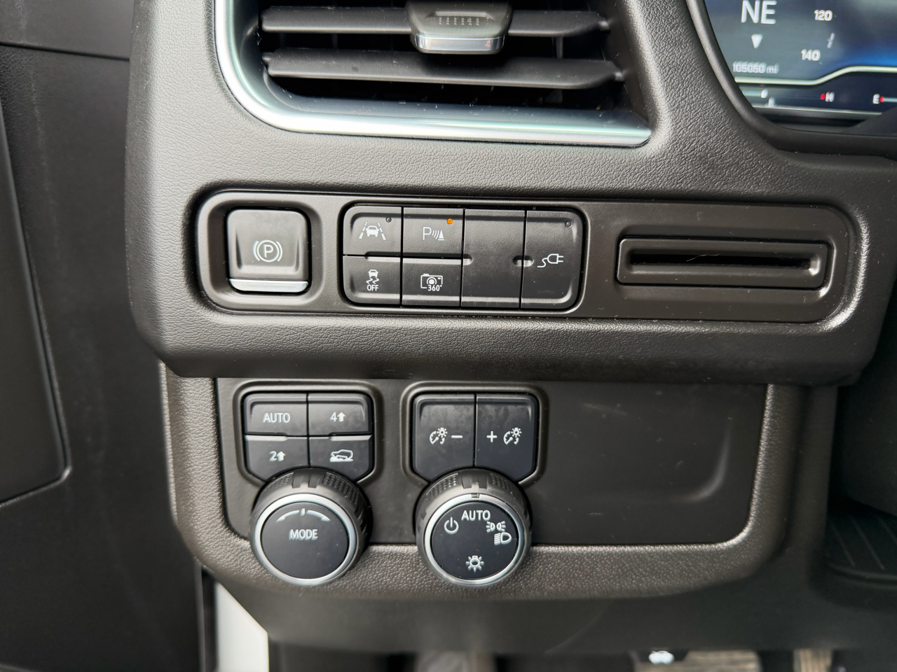 Chevrolet Tahoe 4WD 4dr LT 2022