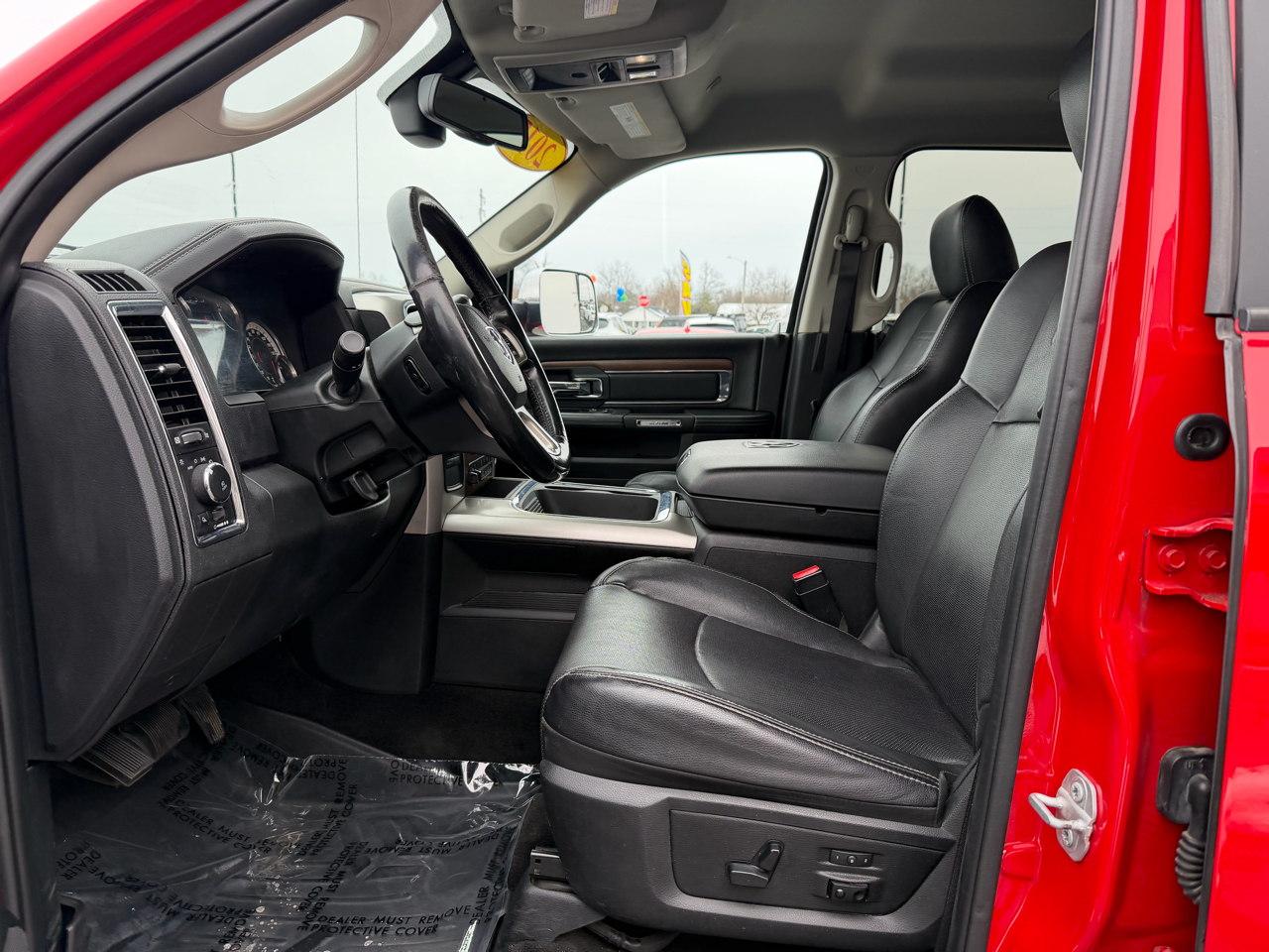 RAM 3500 Laramie 4x4 Crew Cab 8' Box 2017