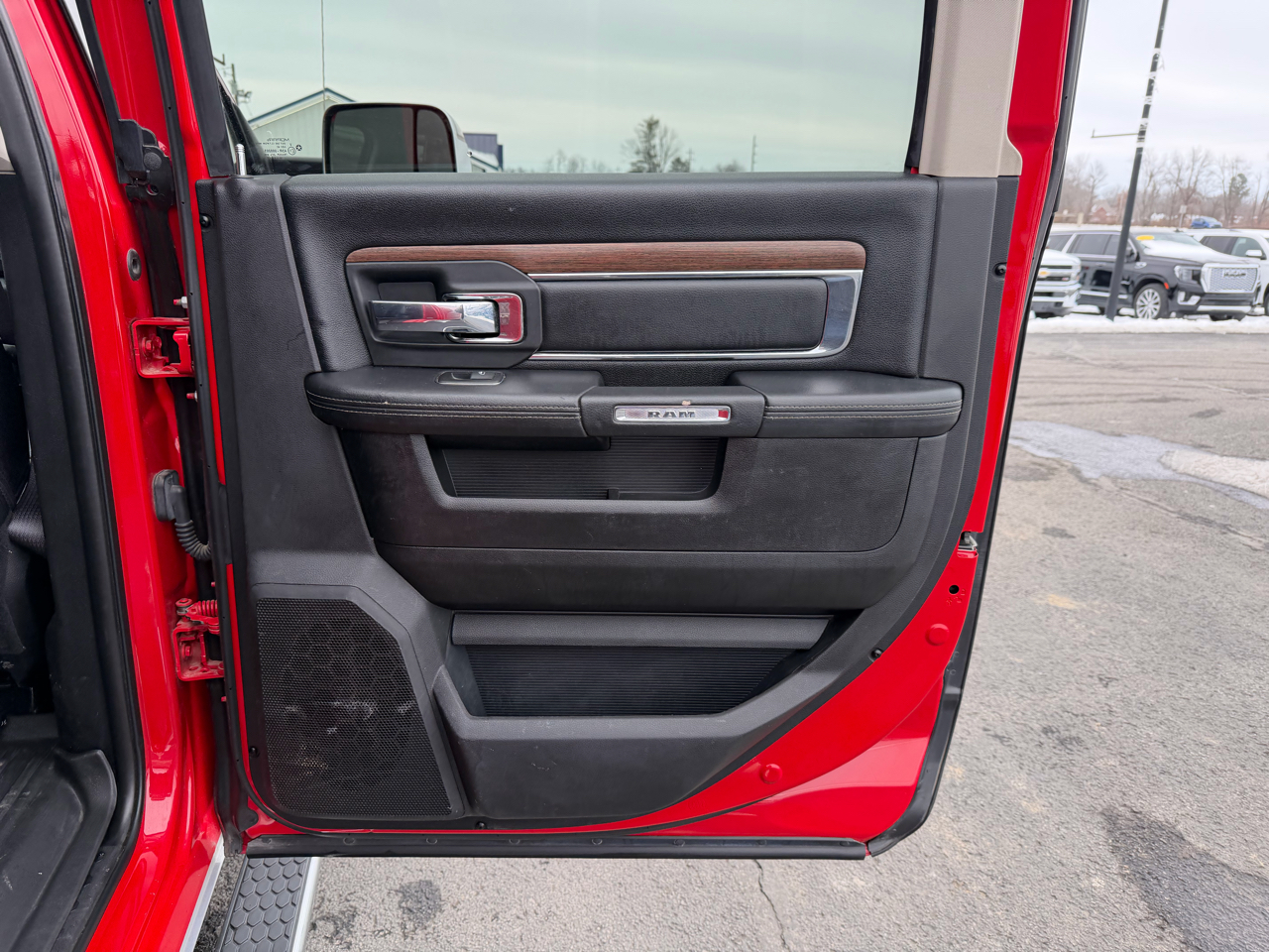 RAM 3500 Laramie 4x4 Crew Cab 8' Box 2017