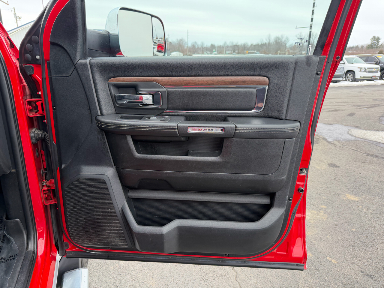 RAM 3500 Laramie 4x4 Crew Cab 8' Box 2017