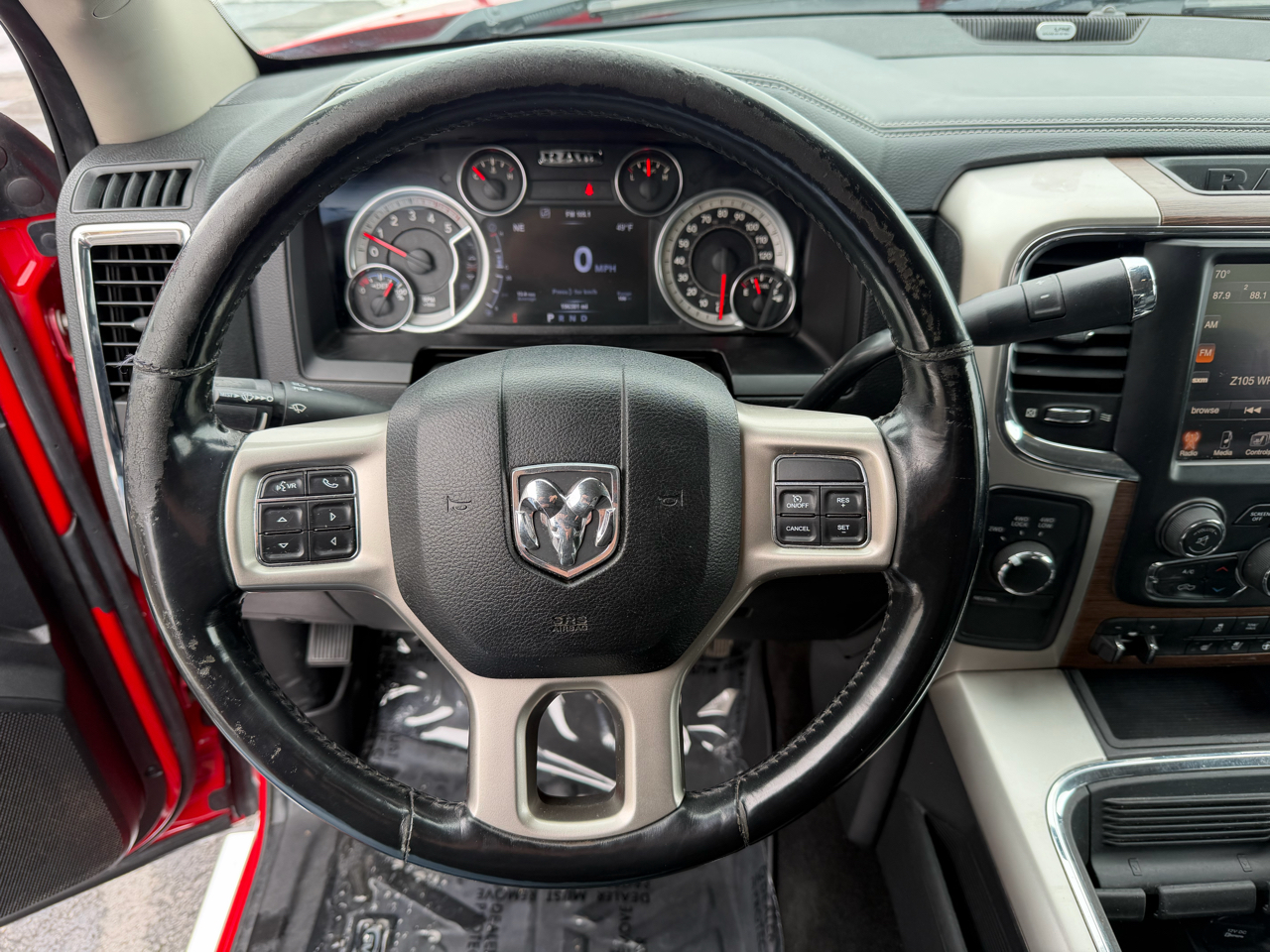 RAM 3500 Laramie 4x4 Crew Cab 8' Box 2017