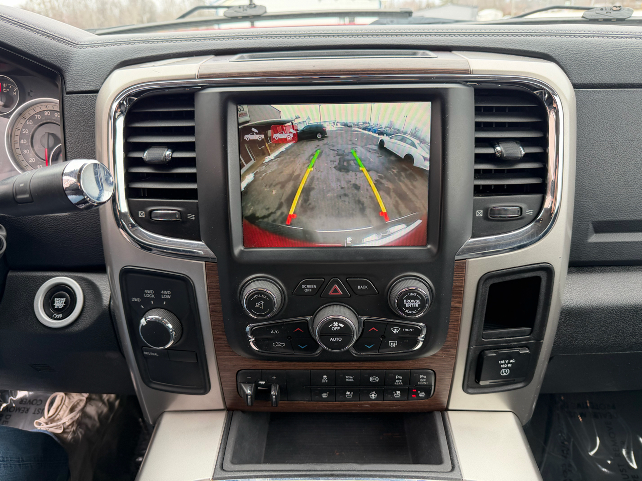 RAM 3500 Laramie 4x4 Crew Cab 8' Box 2017