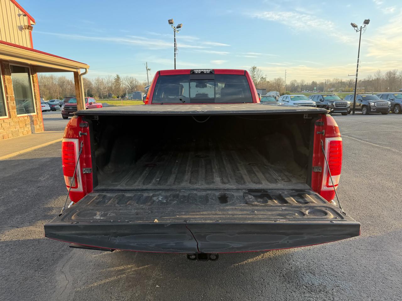 RAM 3500 Laramie 4x4 Crew Cab 8' Box 2017