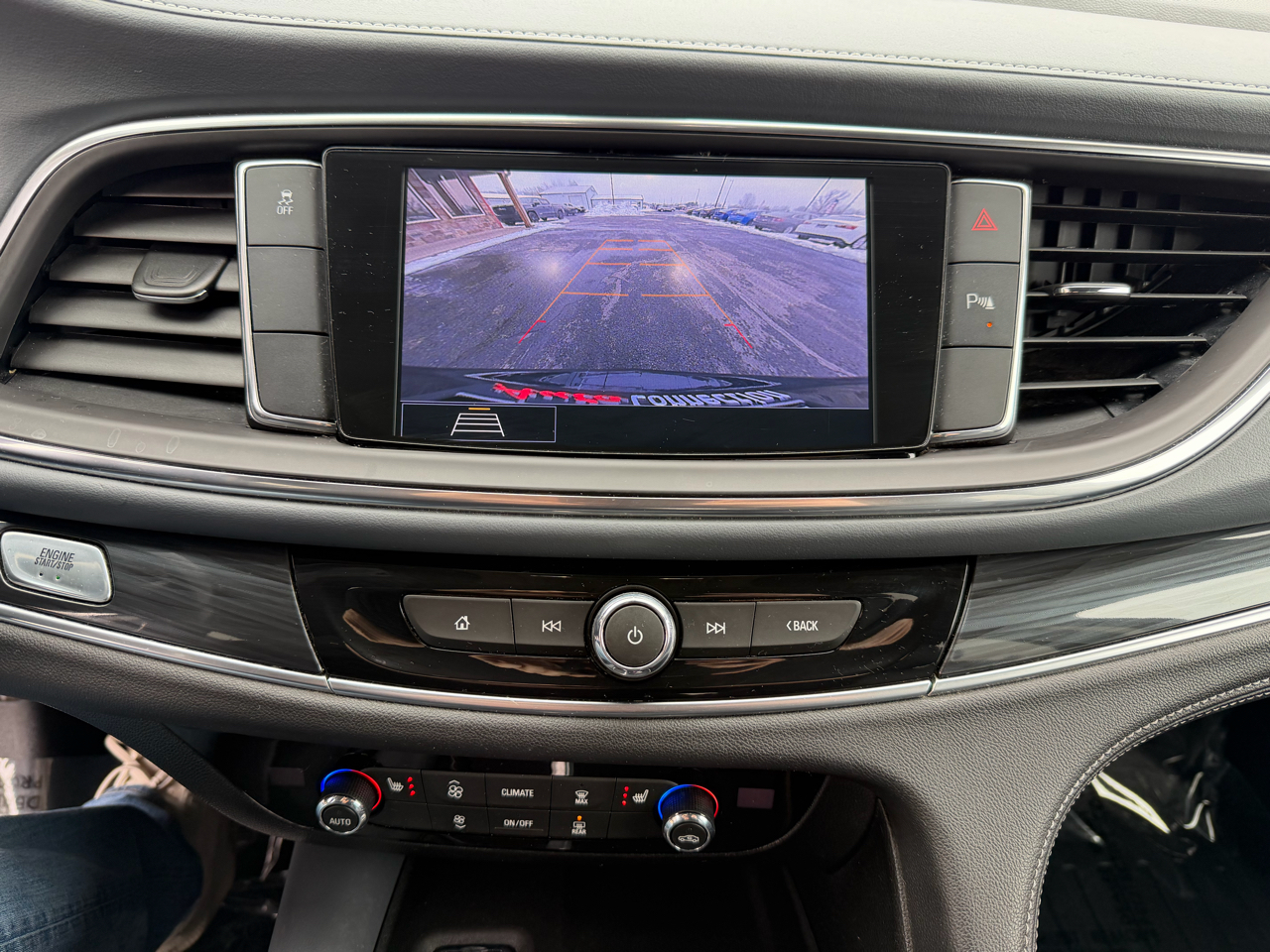 Buick Enclave FWD 4dr Essence 2020