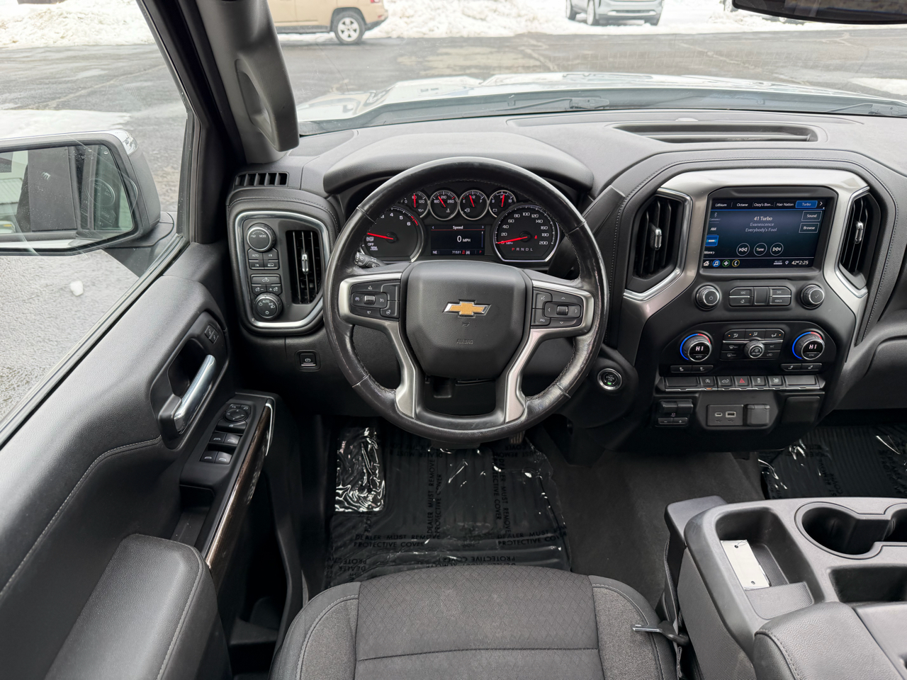 Chevrolet Silverado 1500 4WD Crew Cab 147" LT 2021