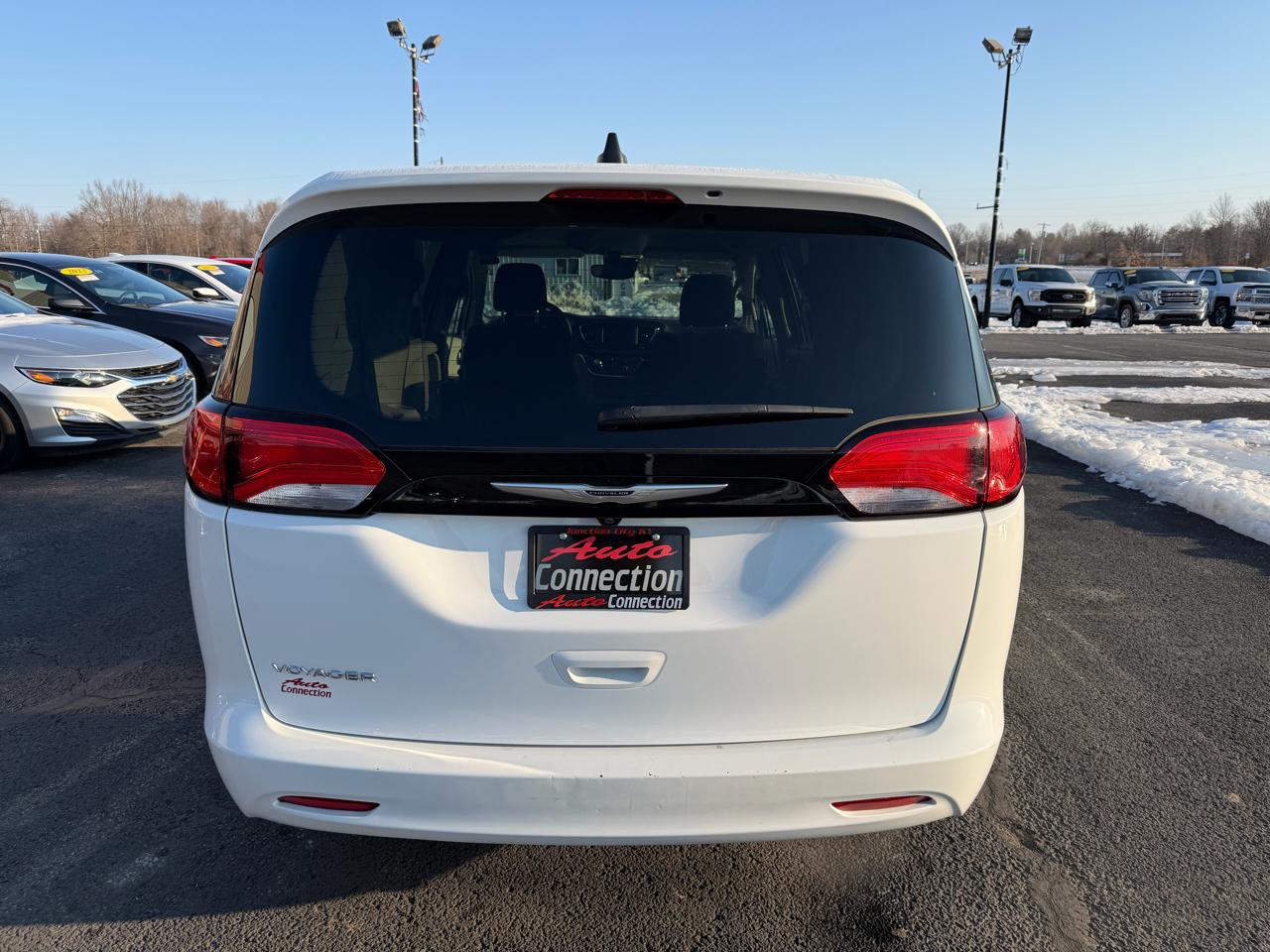 Chrysler Voyager LX FWD 2024