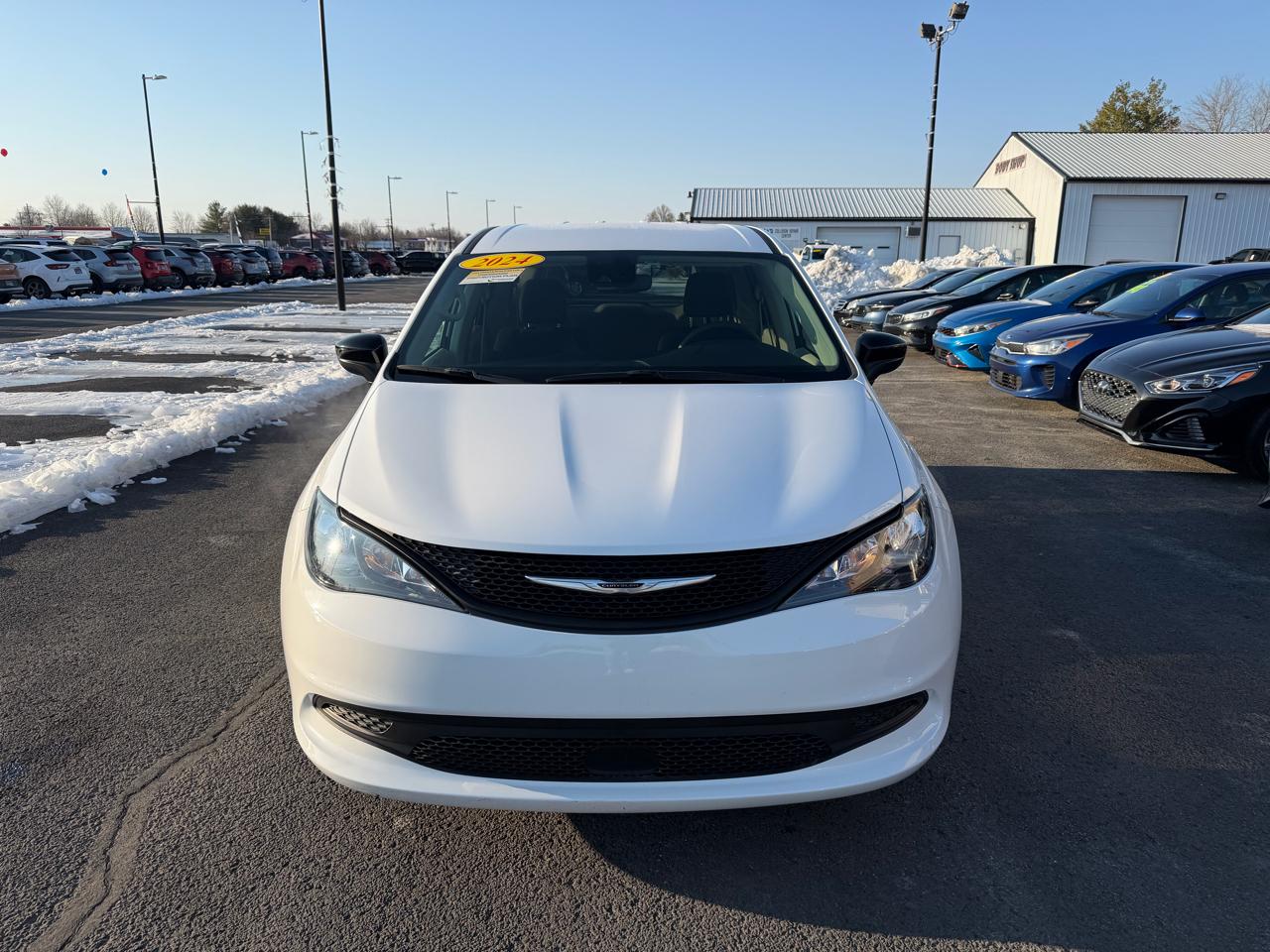 Chrysler Voyager LX FWD 2024