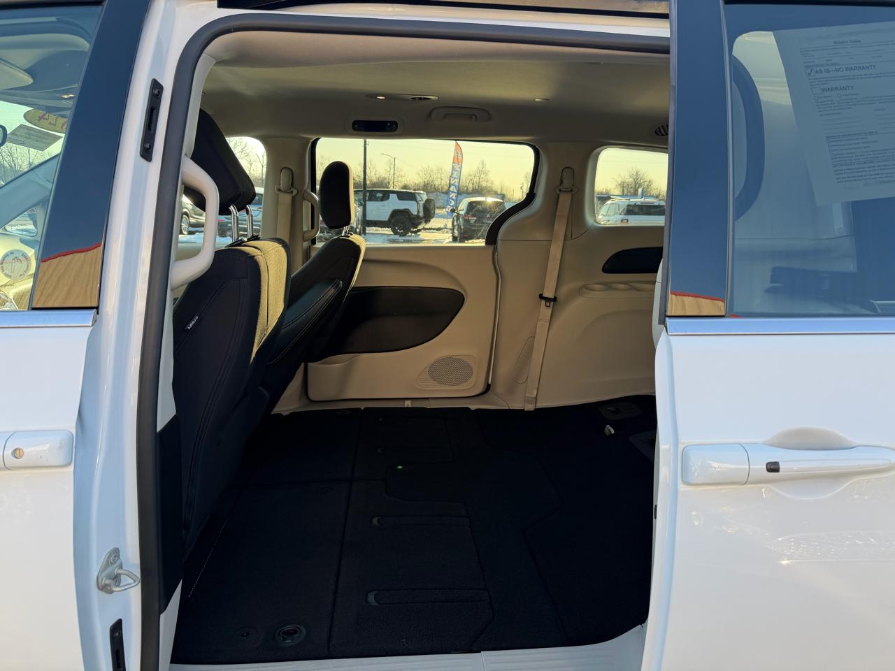 Chrysler Voyager LX FWD 2024