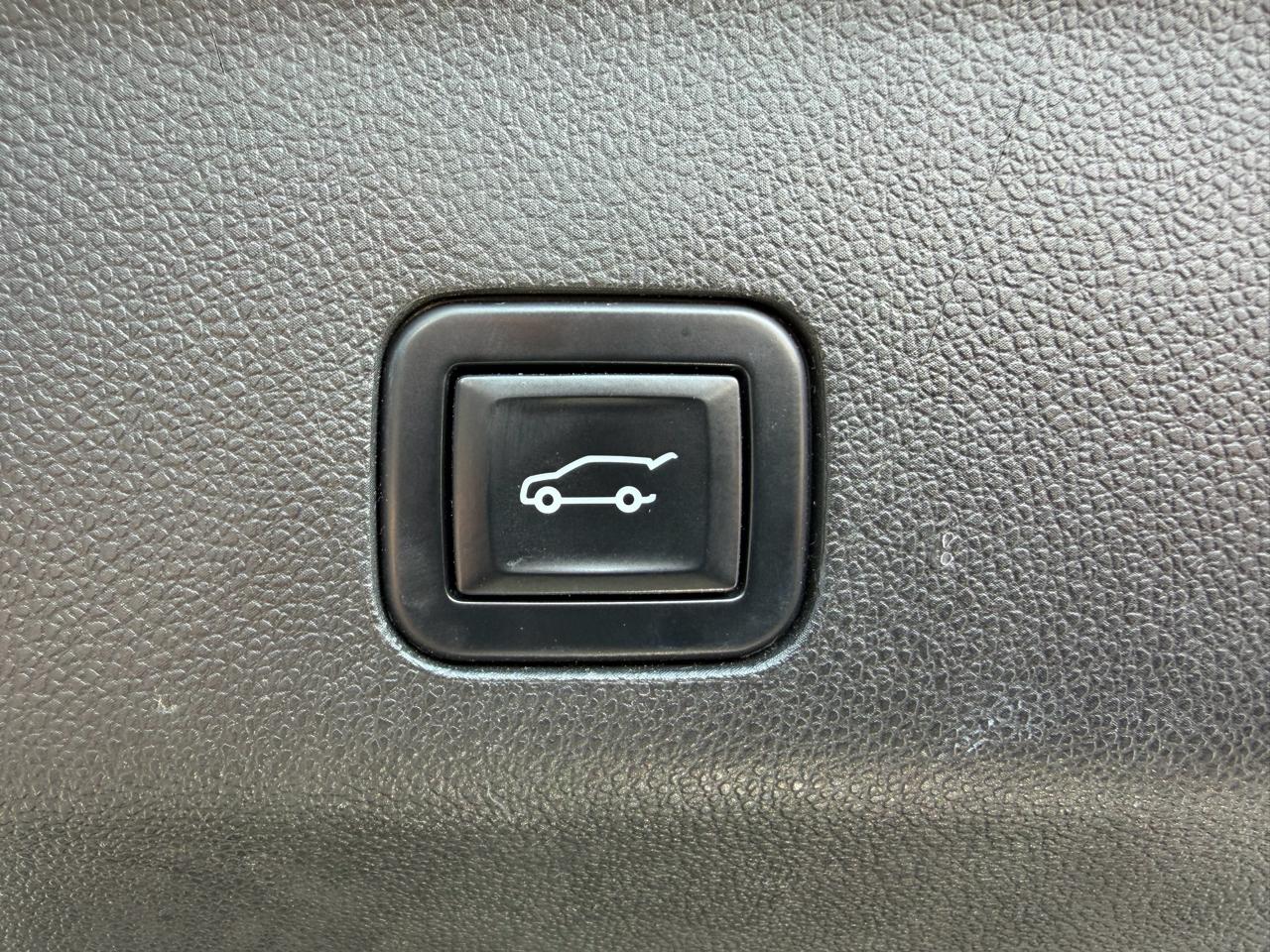 Chevrolet Suburban 4WD 4dr Premier 2023