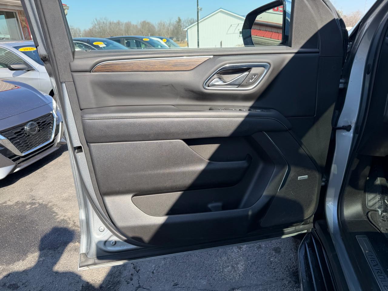 Chevrolet Suburban 4WD 4dr Premier 2023