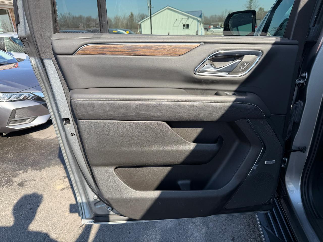 Chevrolet Suburban 4WD 4dr Premier 2023