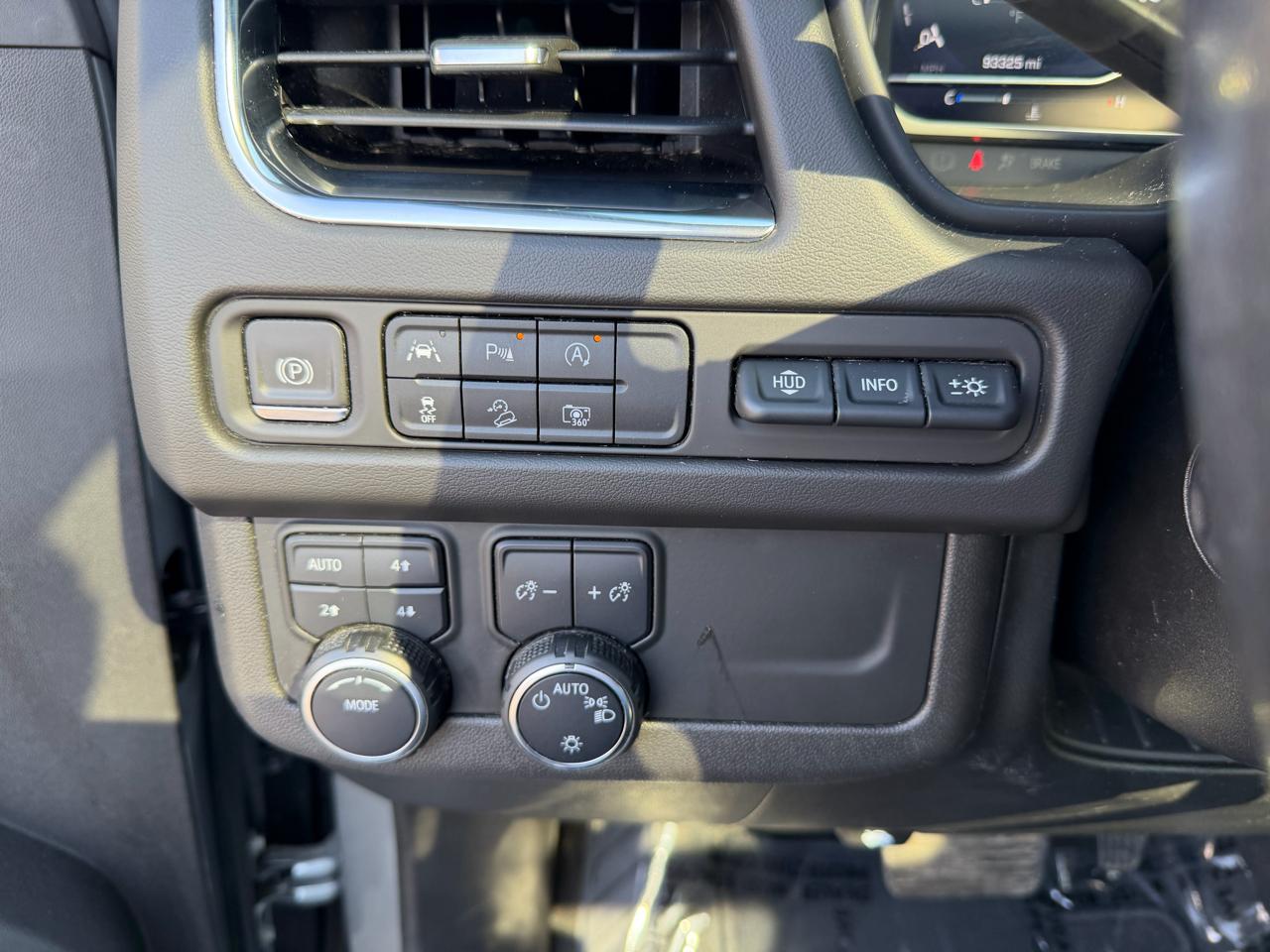 Chevrolet Suburban 4WD 4dr Premier 2023