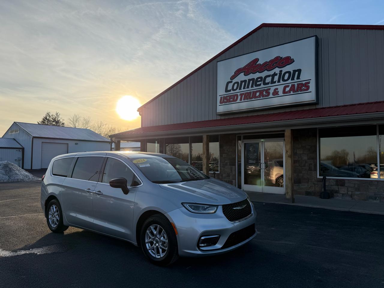 Chrysler Pacifica Touring L FWD 2024