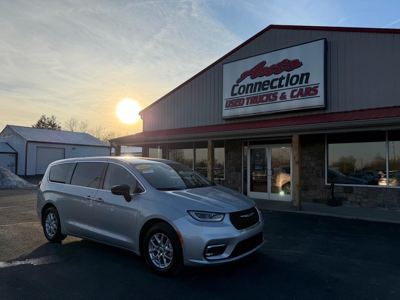 Chrysler Pacifica Touring L FWD 2024