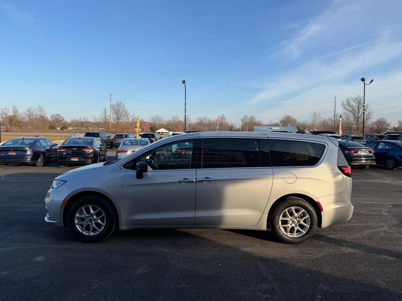 Chrysler Pacifica Touring L FWD 2024