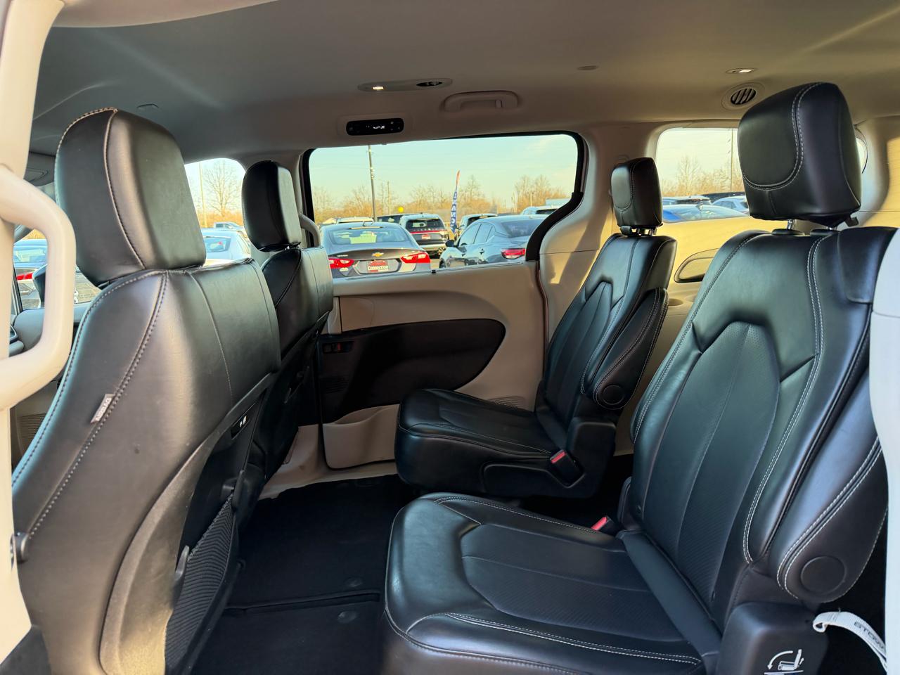 Chrysler Pacifica Touring L FWD 2024