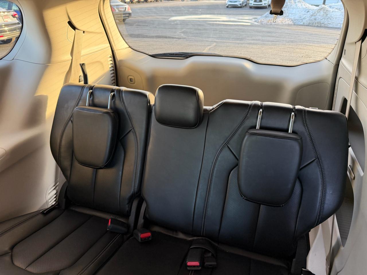 Chrysler Pacifica Touring L FWD 2024