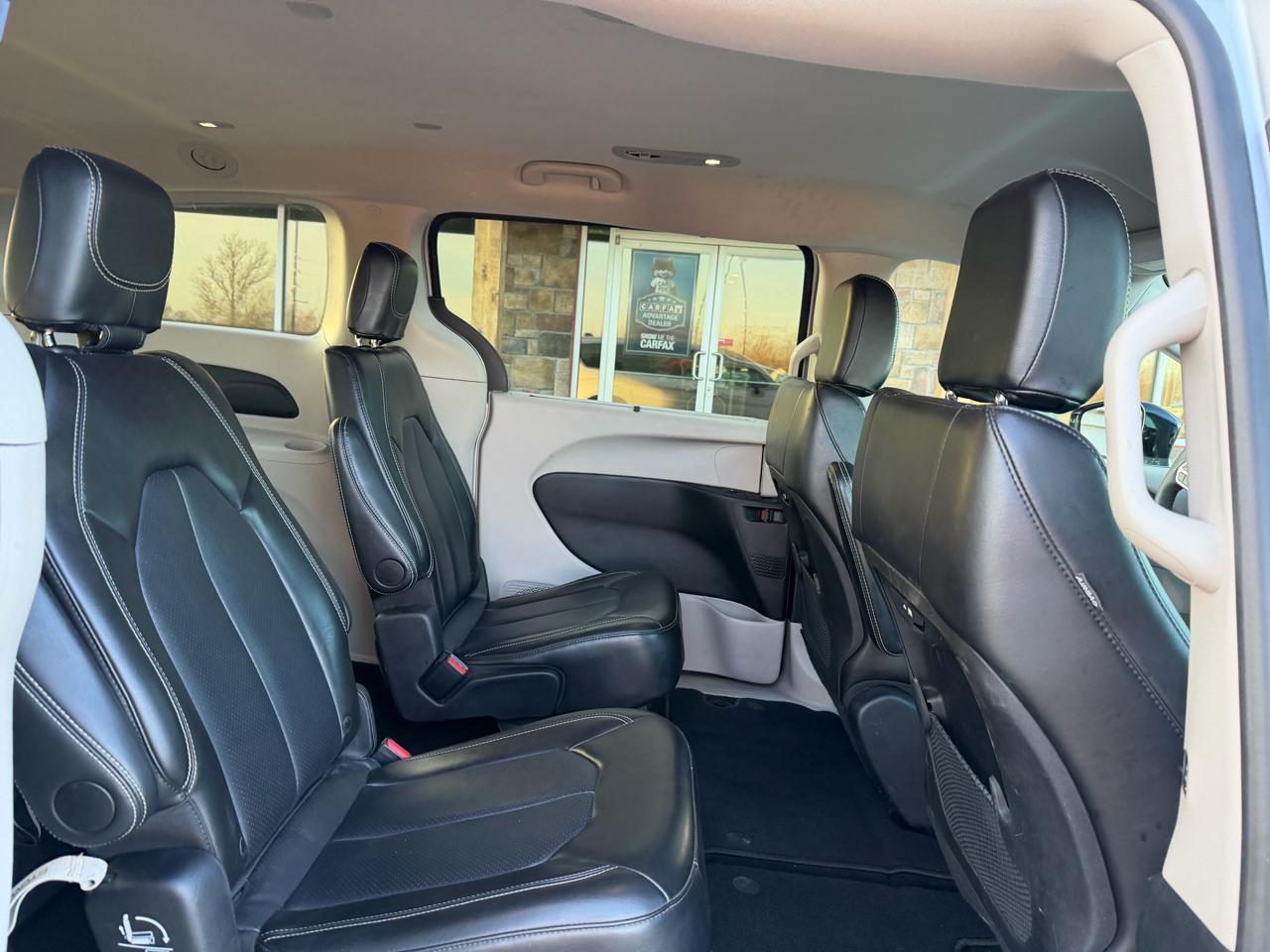 Chrysler Pacifica Touring L FWD 2024