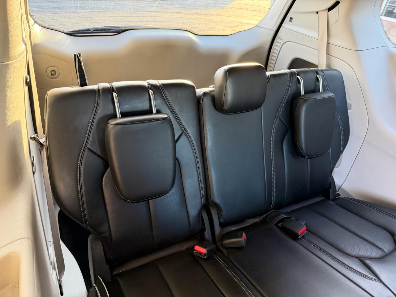 Chrysler Pacifica Touring L FWD 2024