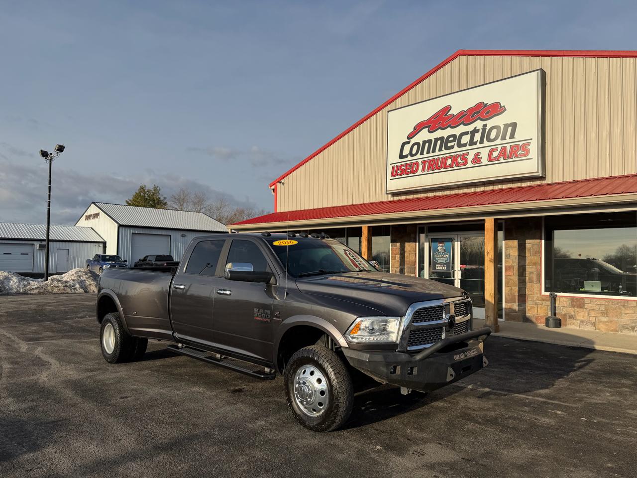 RAM 3500 4WD Crew Cab 169" Laramie 2016