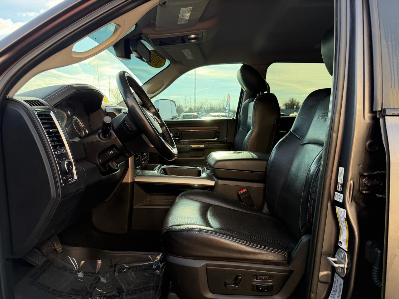 RAM 3500 4WD Crew Cab 169" Laramie 2016