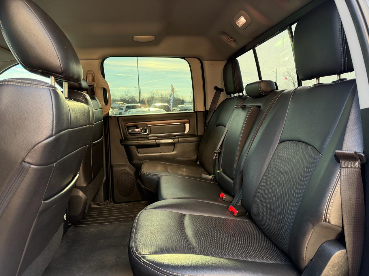 RAM 3500 4WD Crew Cab 169" Laramie 2016