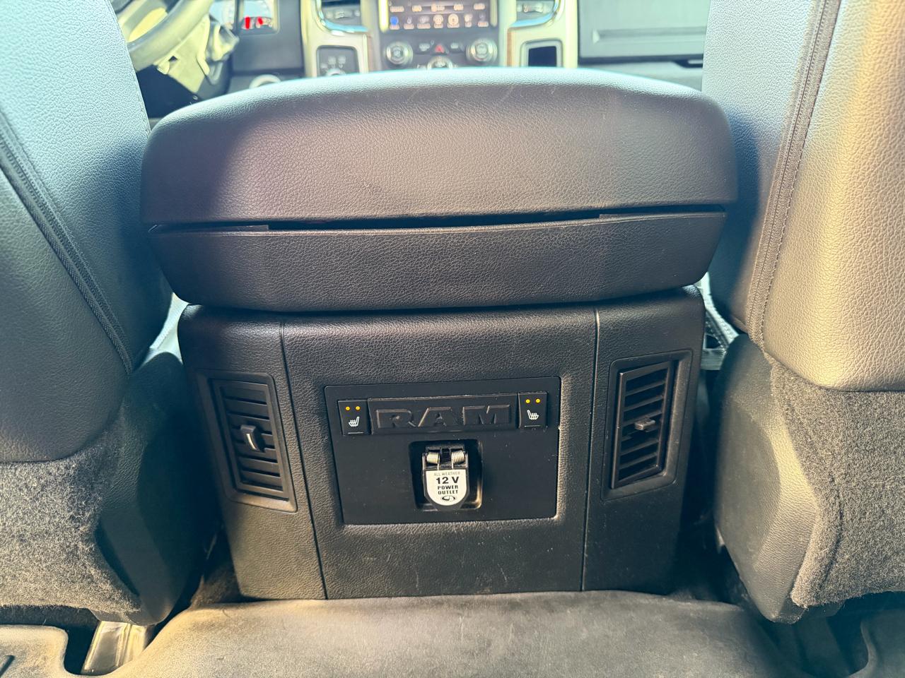 RAM 3500 4WD Crew Cab 169" Laramie 2016