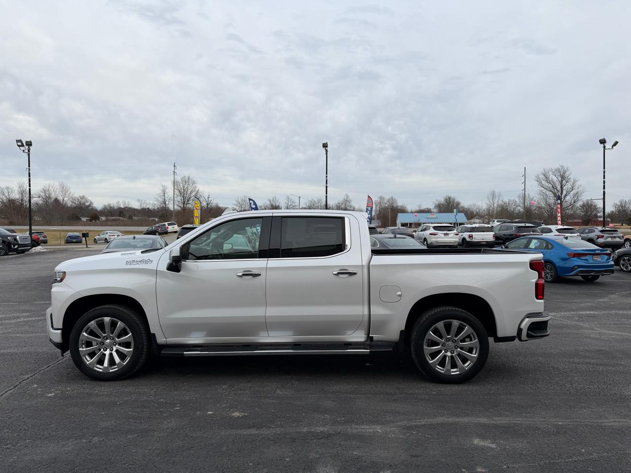 Chevrolet Silverado 1500 4WD Crew Cab 147" High Country 2020