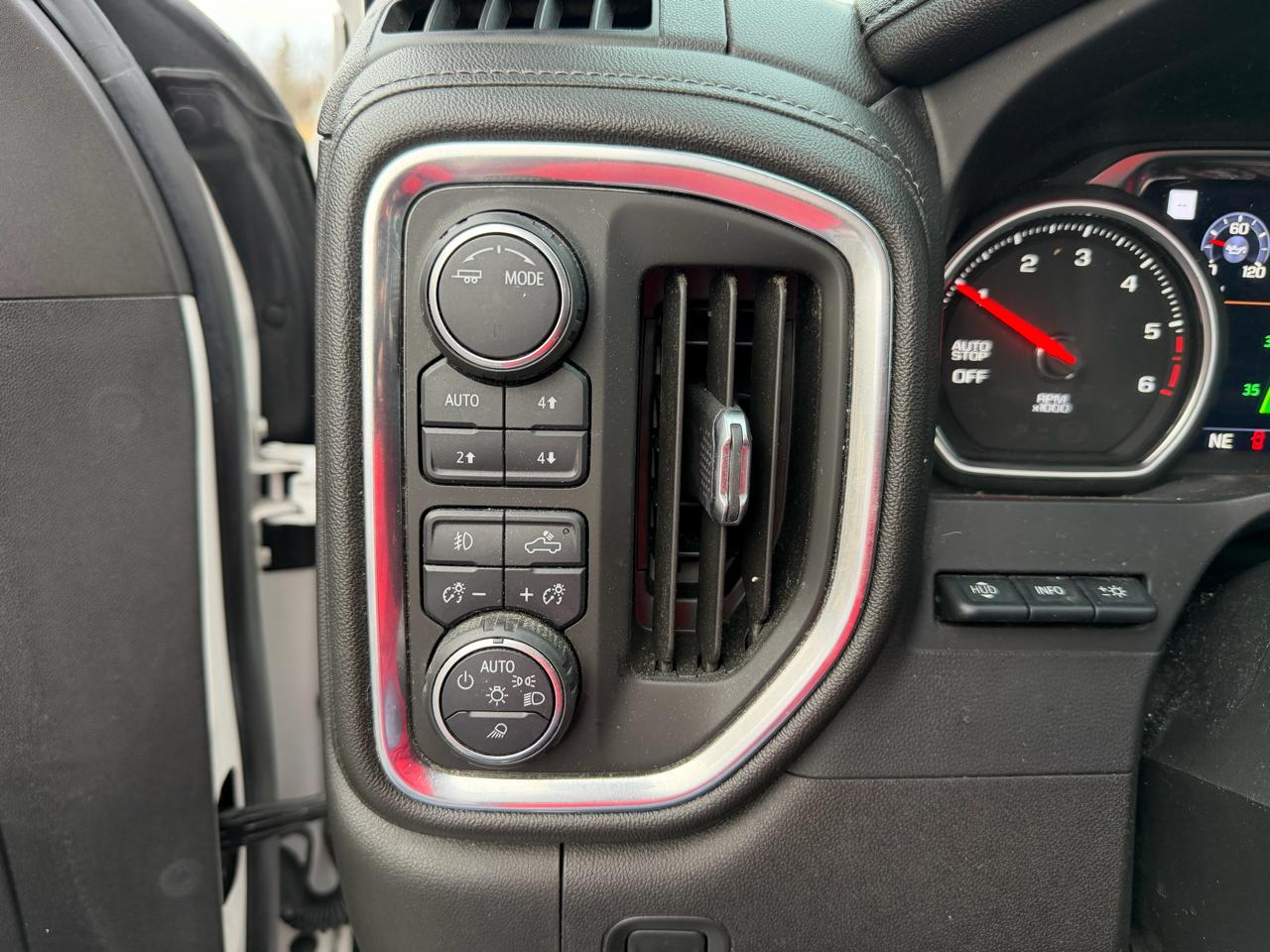 Chevrolet Silverado 1500 4WD Crew Cab 147" High Country 2020