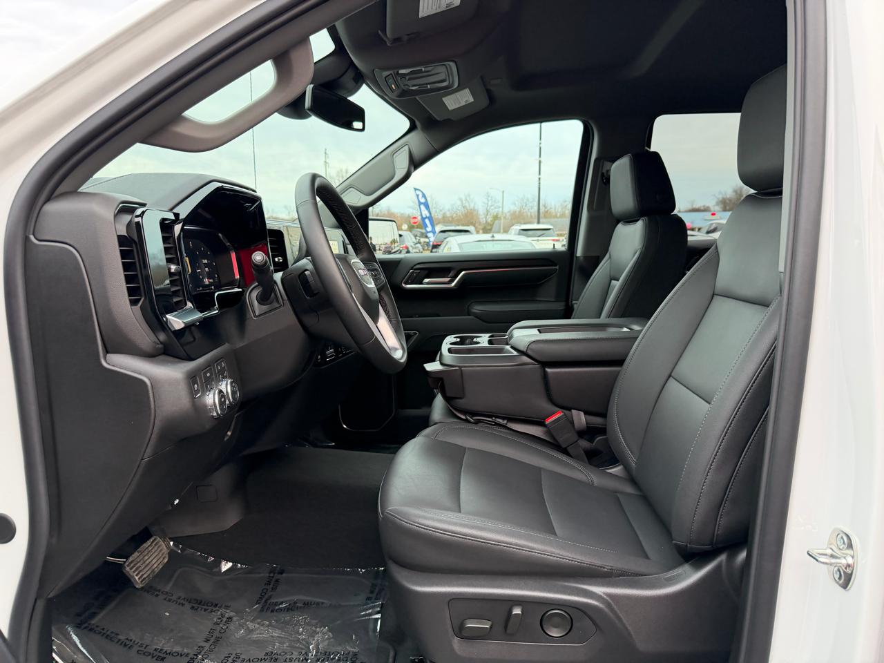 GMC Sierra 1500 4WD Crew Cab 147" SLT 2026