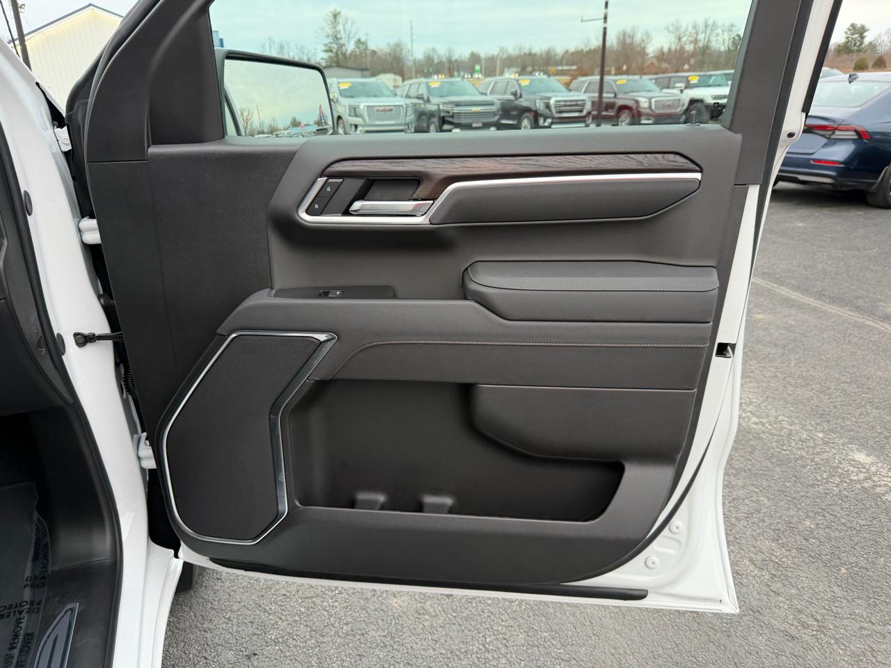 GMC Sierra 1500 4WD Crew Cab 147" SLT 2026